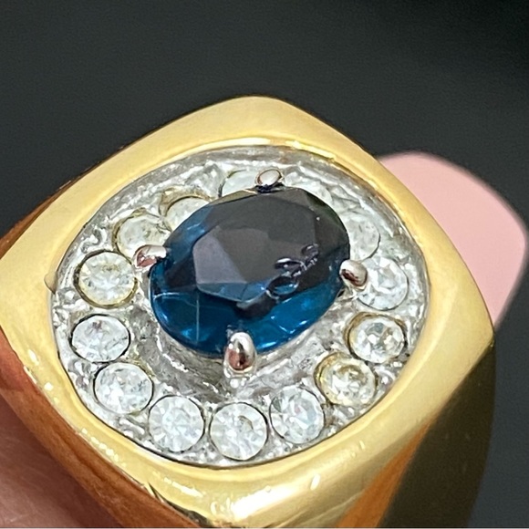 Vintage Unsigned Gold-tone Blue Sapphire CZ Stones Unisex Ring Size 8 - Picture 13 of 14